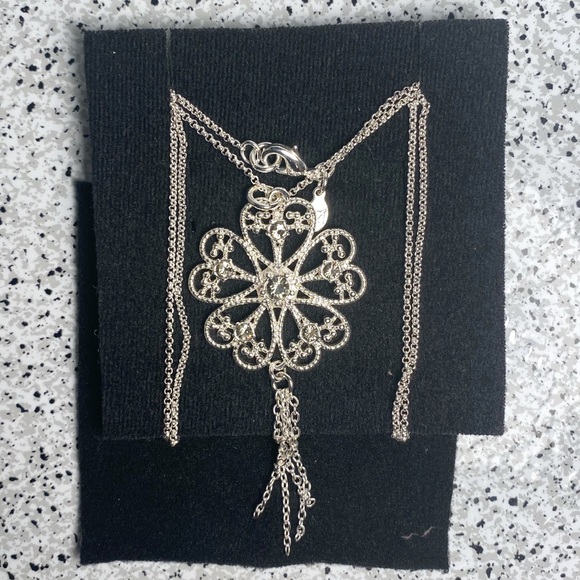 YANBAL UNIQUE NECKLACE AND EARRINGS GIFT SET - Picture 2 of 5